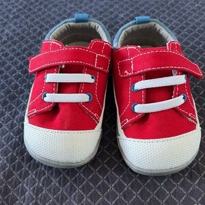 See Kai Run Stevie Mini, Red, size 6 (first walker)